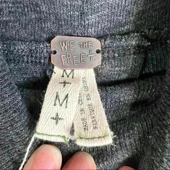 FREE PEOPLE WE THE FREE Sz M Split Back Turtleneck Top Dark Gray Thermal Tunic - Picture 5 of 11